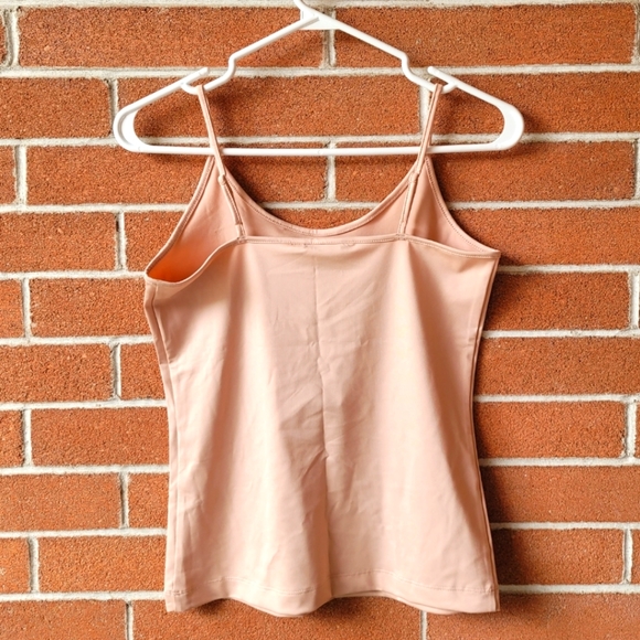 🦋3/$23🦋S Cami - Banana Republic - Picture 2 of 5